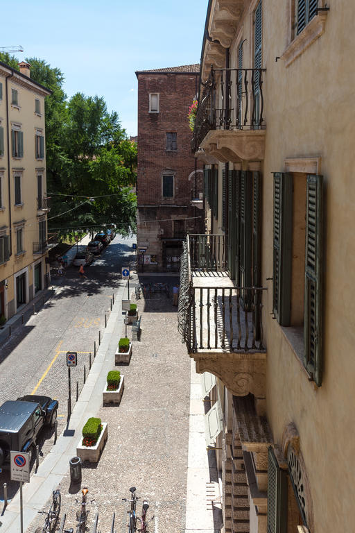 B&B Agli Scaligeri Verona Luaran gambar